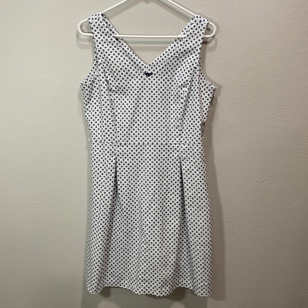 Tommy Hilfiger v neck sleeveless dress fit n flare